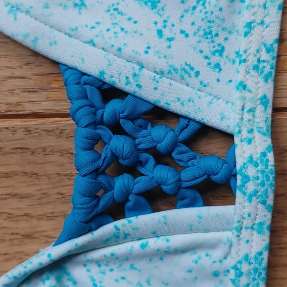 Rip Curl Scale Triangle Bikini Top - Picture 4 of 15